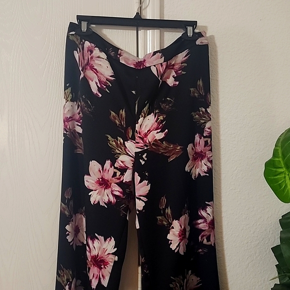 Calvin Klein Pants - Picture 3 of 7